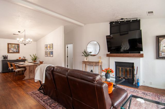 401 Rock Creek Park Avenue NE, Albuquerque, NM 87123