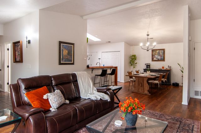 401 Rock Creek Park Avenue NE, Albuquerque, NM 87123