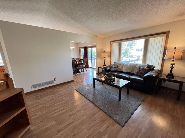 1508 Thistle Lane, Shakopee, MN 55379