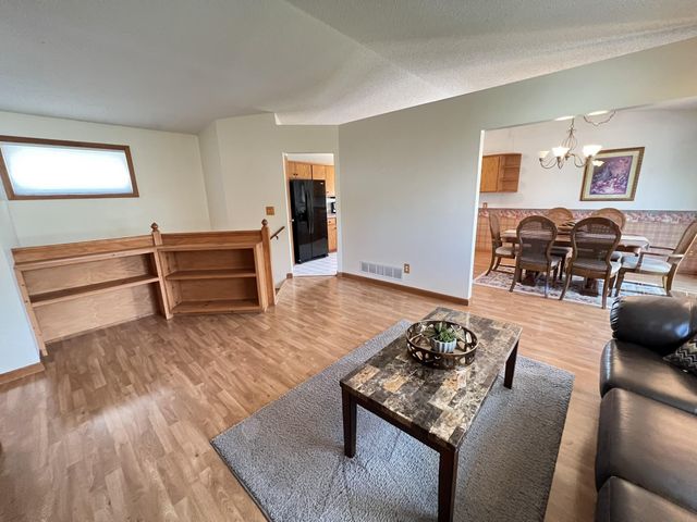 1508 Thistle Lane, Shakopee, MN 55379