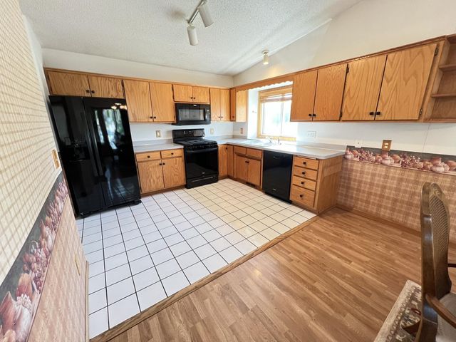 1508 Thistle Lane, Shakopee, MN 55379