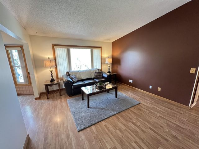 1508 Thistle Lane, Shakopee, MN 55379