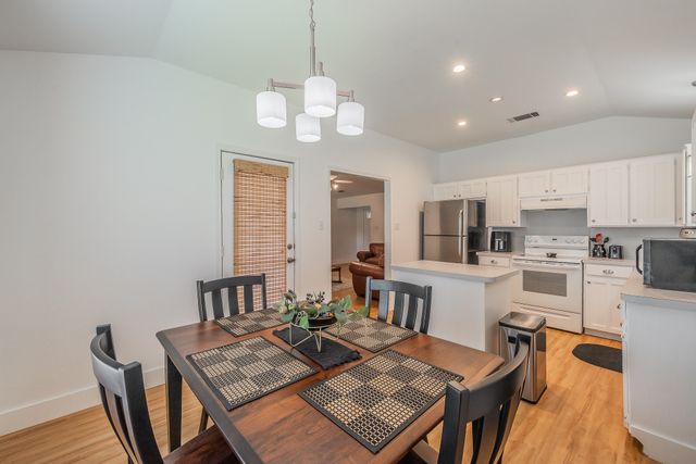 8252 Lesley Lane, Watauga, TX 76148