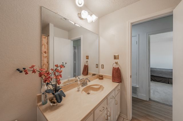 8252 Lesley Lane, Watauga, TX 76148