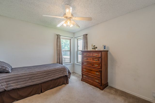 8252 Lesley Lane, Watauga, TX 76148