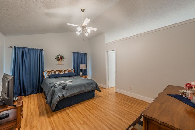 8252 Lesley Lane, Watauga, TX 76148