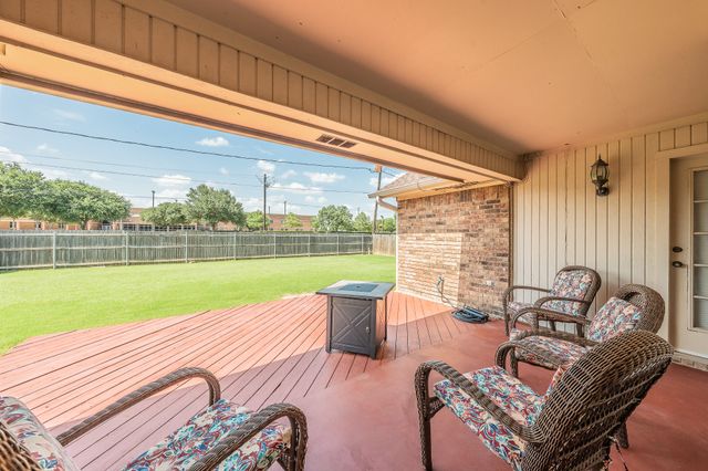 8252 Lesley Lane, Watauga, TX 76148