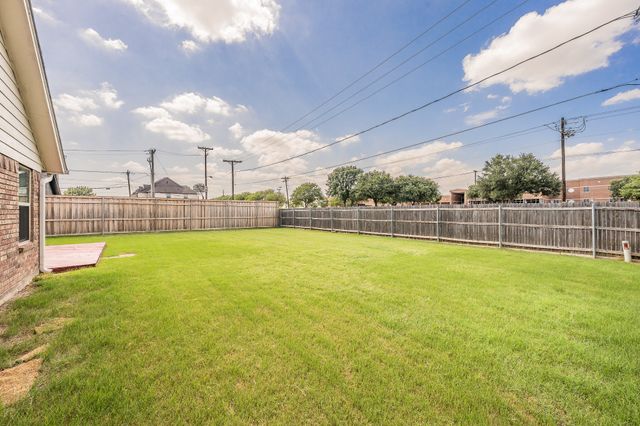 8252 Lesley Lane, Watauga, TX 76148