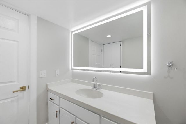 1613 9th Street SE, Forest Lake, MN 55025