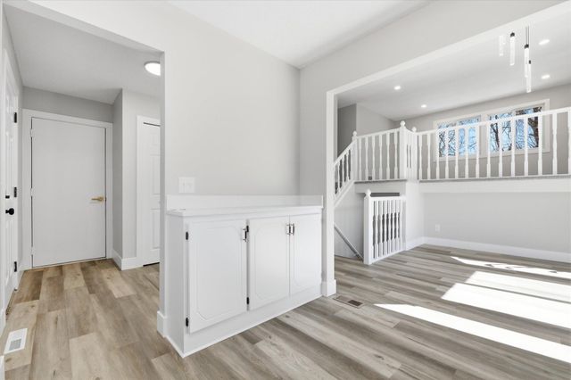 1613 9th Street SE, Forest Lake, MN 55025