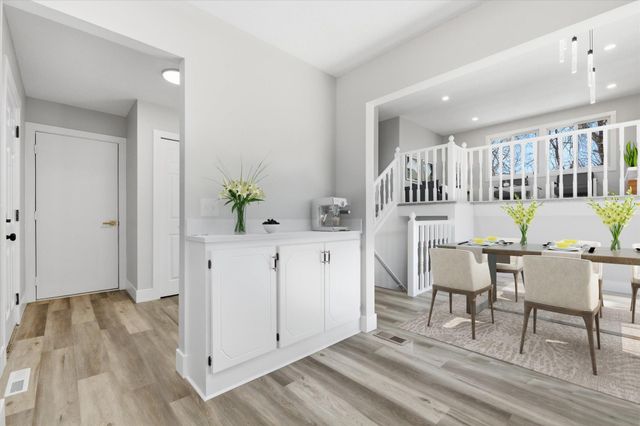 1613 9th Street SE, Forest Lake, MN 55025