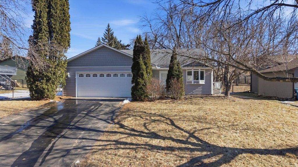 1613 9th Street SE, Forest Lake, MN 55025