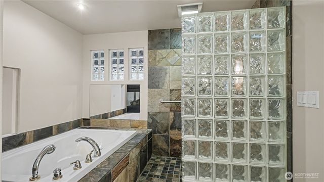 3320 168th Place SE, Bellevue, WA 98008