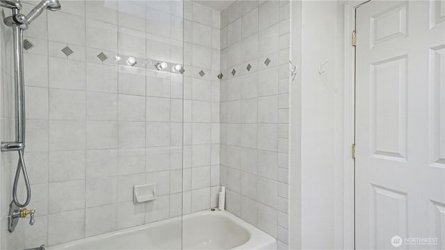 3320 168th Place SE, Bellevue, WA 98008