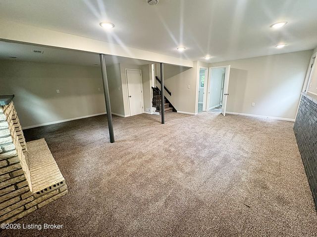1300 Trevilian Way, Louisville, KY 40213