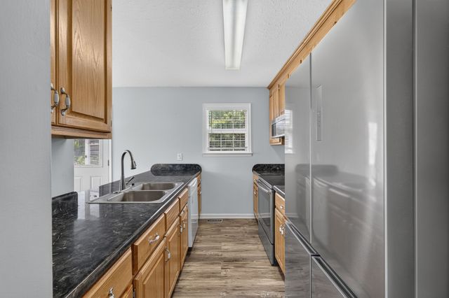 48 Ridgeline Dr, Fayetteville, TN 37334