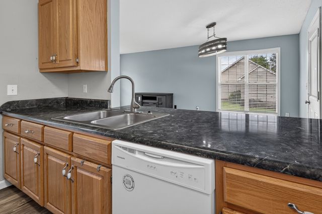 48 Ridgeline Dr, Fayetteville, TN 37334
