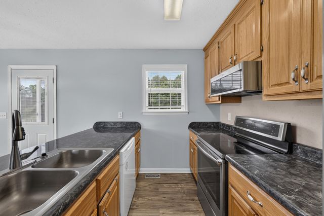 48 Ridgeline Dr, Fayetteville, TN 37334