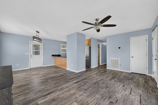 48 Ridgeline Dr, Fayetteville, TN 37334