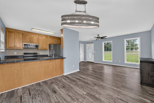 48 Ridgeline Dr, Fayetteville, TN 37334