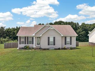 48 Ridgeline Dr, Fayetteville, TN 37334
