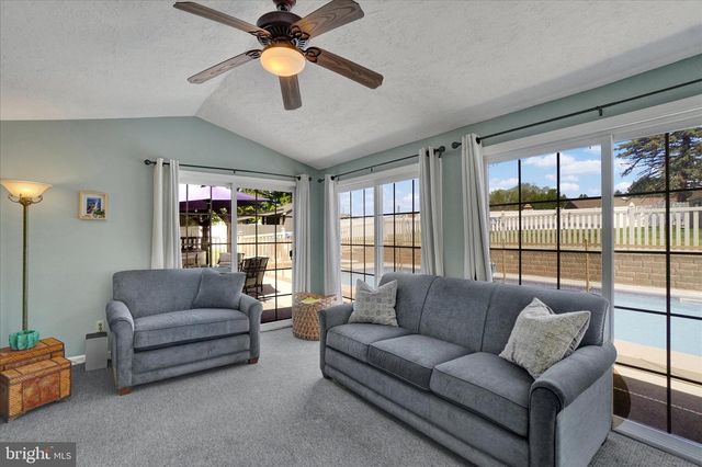 365 LOMBARD ST, Dallastown, PA 17313