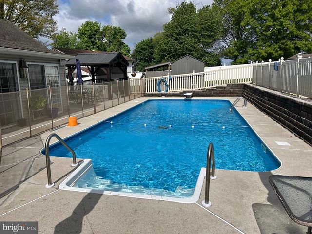 365 LOMBARD ST, Dallastown, PA 17313