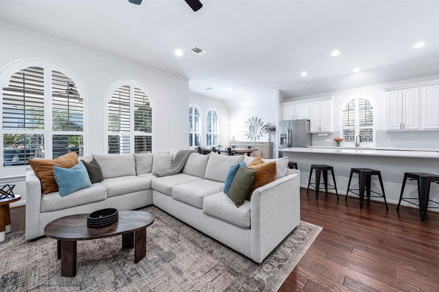 7 Hadlock Place, The Woodlands, TX 77389