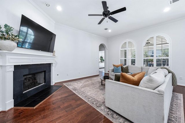 7 Hadlock Place, The Woodlands, TX 77389