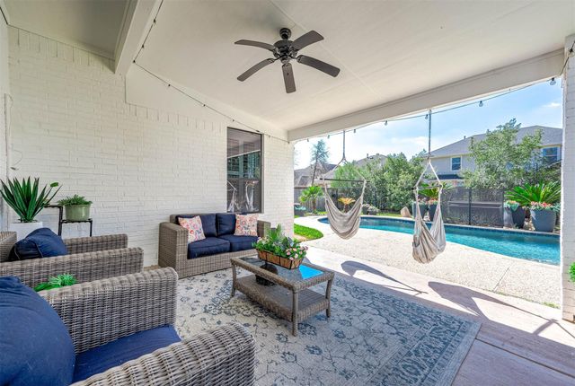 7 Hadlock Place, The Woodlands, TX 77389