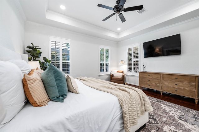 7 Hadlock Place, The Woodlands, TX 77389