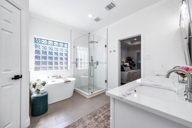 7 Hadlock Place, The Woodlands, TX 77389