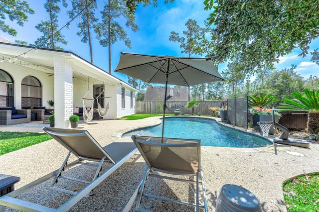7 Hadlock Place, The Woodlands, TX 77389