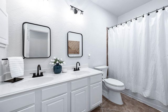 7 Hadlock Place, The Woodlands, TX 77389