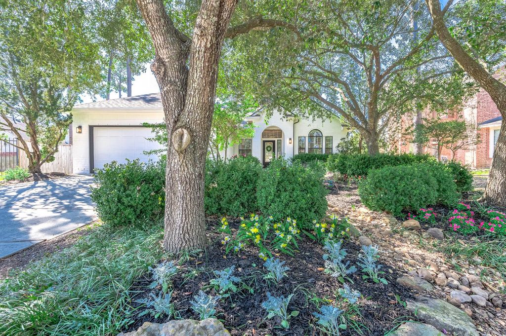 7 Hadlock Place, The Woodlands, TX 77389