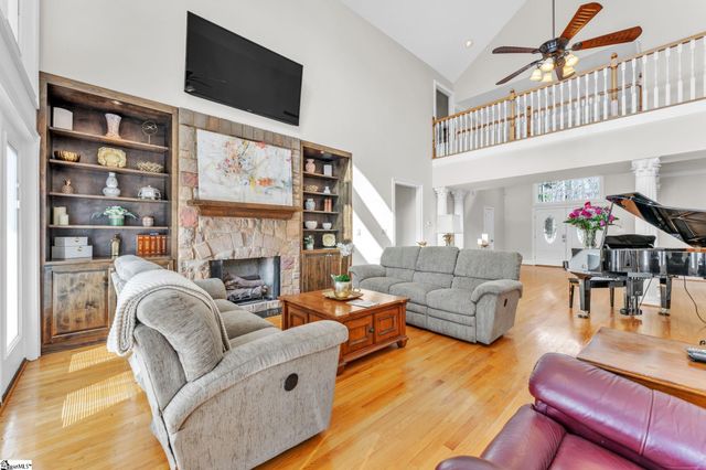 109 Brandon Drive, Hodges, SC 19653