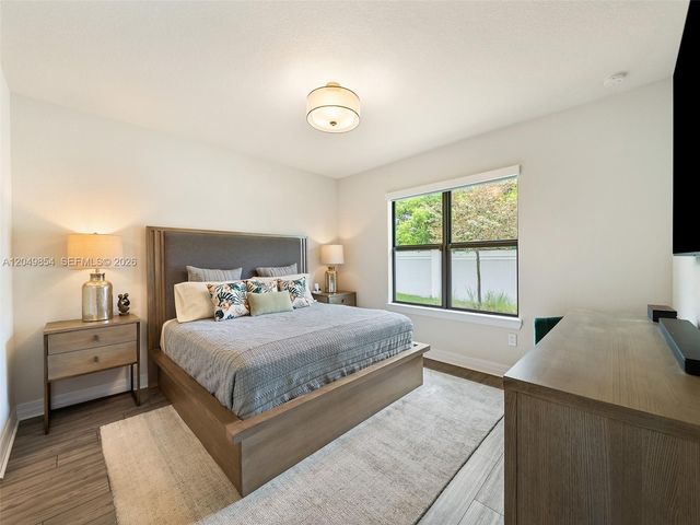 2950 Shortleaf Ave, Lauderdale Lakes, FL 33311