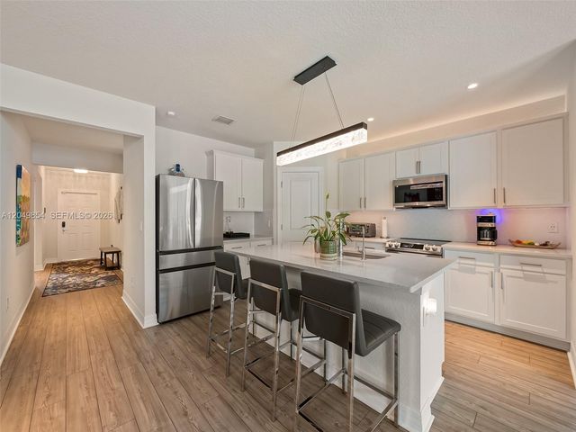 2950 Shortleaf Ave, Lauderdale Lakes, FL 33311