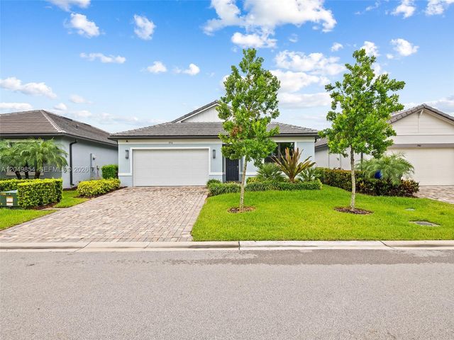 2950 Shortleaf Ave, Lauderdale Lakes, FL 33311
