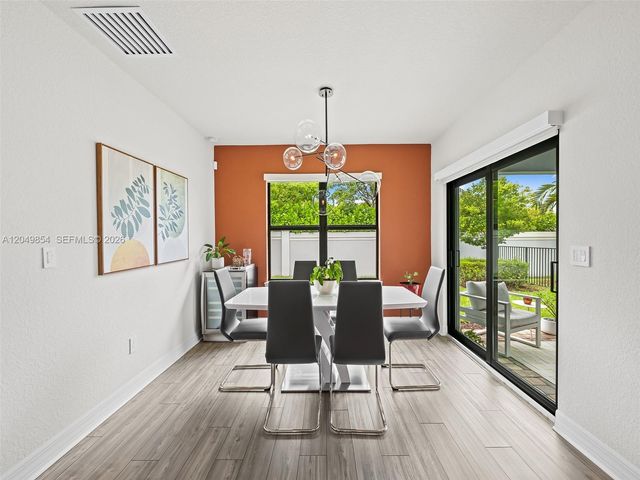 2950 Shortleaf Ave, Lauderdale Lakes, FL 33311