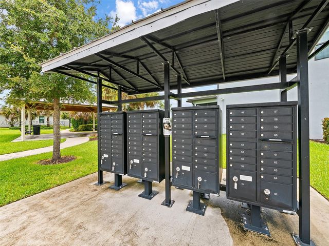 2950 Shortleaf Ave, Lauderdale Lakes, FL 33311