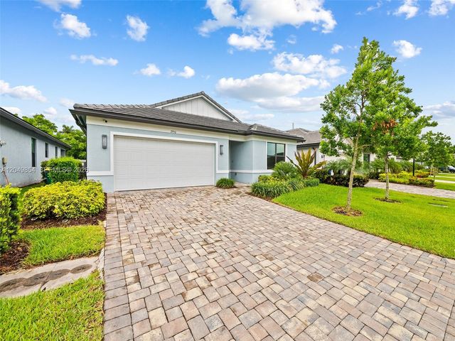 2950 Shortleaf Ave, Lauderdale Lakes, FL 33311