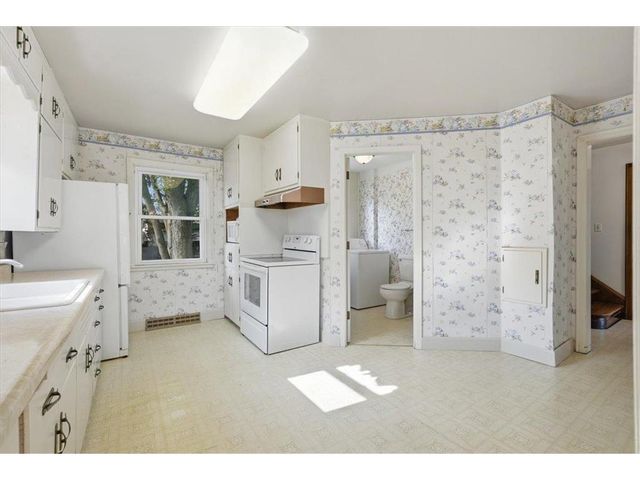 1360 Maple Street, Baldwin, WI 54002