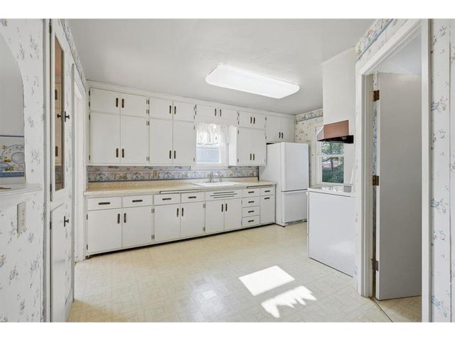 1360 Maple Street, Baldwin, WI 54002