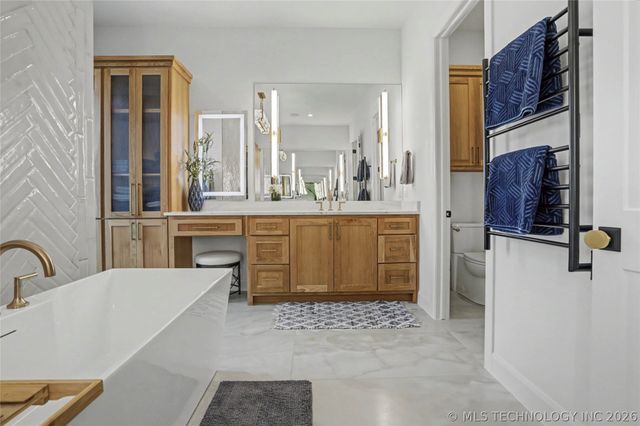 7303 E College Street, Broken Arrow, OK 74014