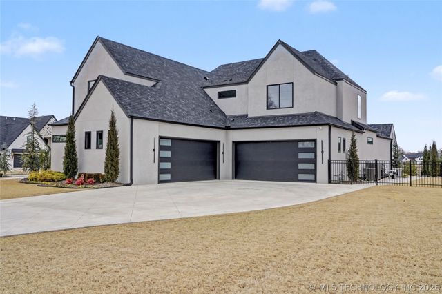 7303 E College Street, Broken Arrow, OK 74014