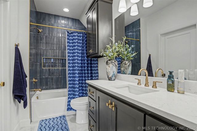 7303 E College Street, Broken Arrow, OK 74014