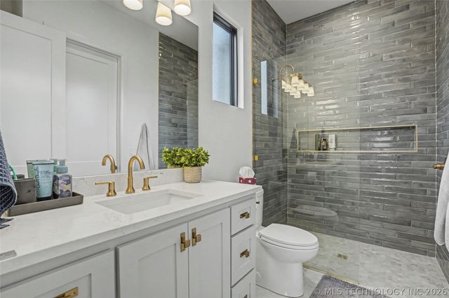 7303 E College Street, Broken Arrow, OK 74014