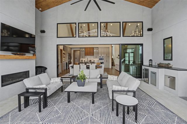 7303 E College Street, Broken Arrow, OK 74014