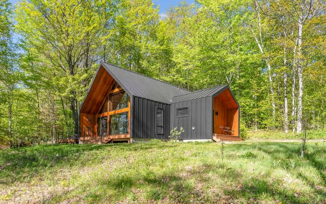 5091 Miles Road, East Jordan, MI 49727